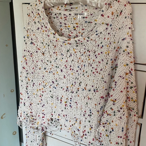Wild Honey Distressed Sweater. White. Size Medium. - Picture 4 of 5